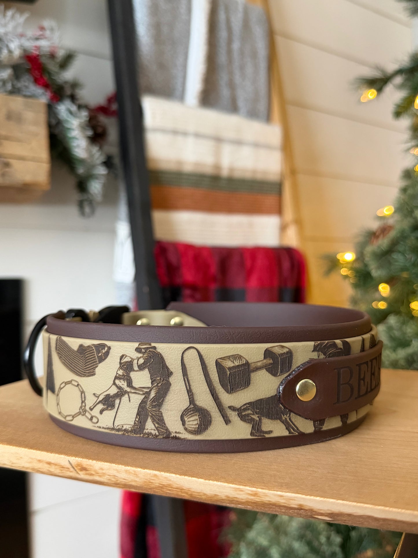 Engraved Cobra Buckle Collar